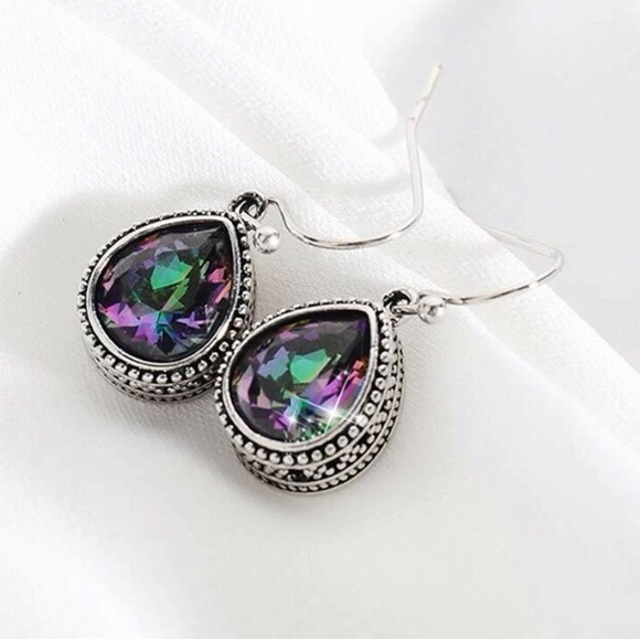 Restock🆕💧Beautiful Earrings Water Drop Iridescent Silver  NWT - Picture 5 of 6